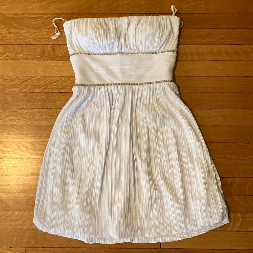 White strapless dress